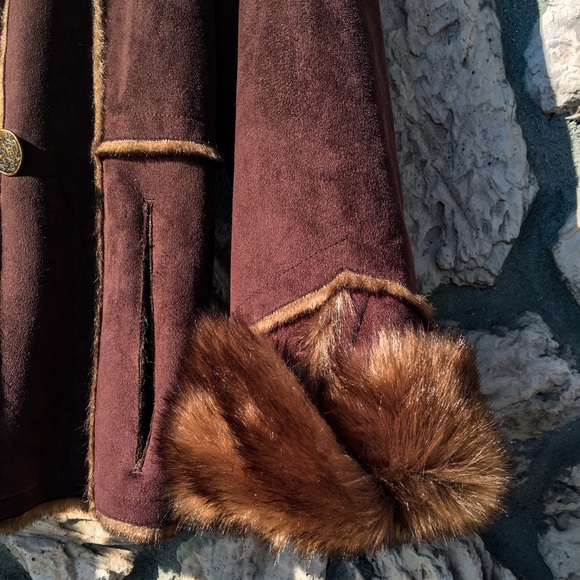 Platinum Utex Shearling, Chocolate Vegan Fur+Suede - Picture 6 of 7